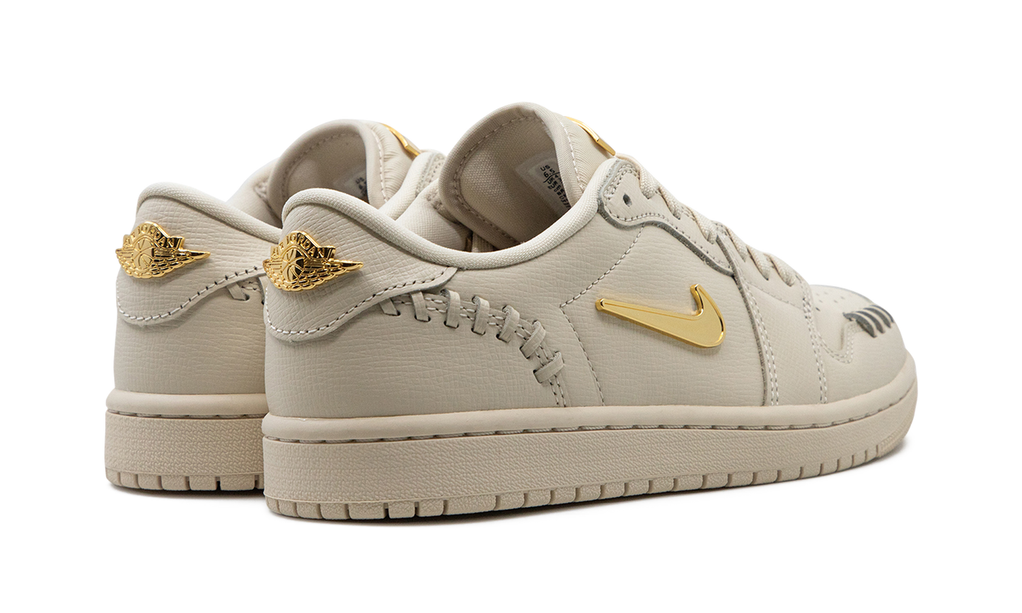 Air Jordan 1 Low WMNS Method of Make - Legend Light Brown FN5032 200