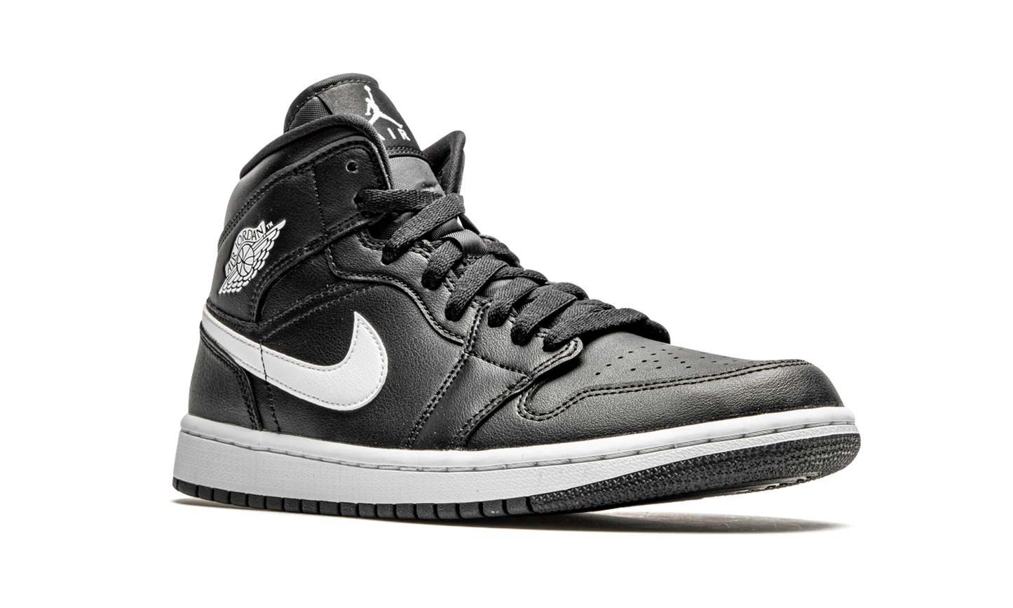 AIR JORDAN 1 MID WMNS Black / White BQ6472 011