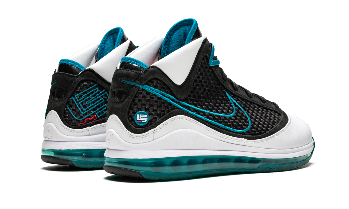 Nike Air Max Lebron 7 NFW "Red Carpet" 383578 101