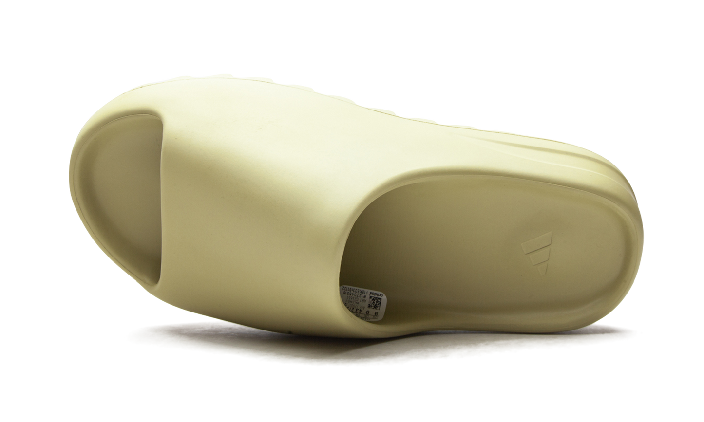 Yeezy Slide "Resin 2021" GZ5551