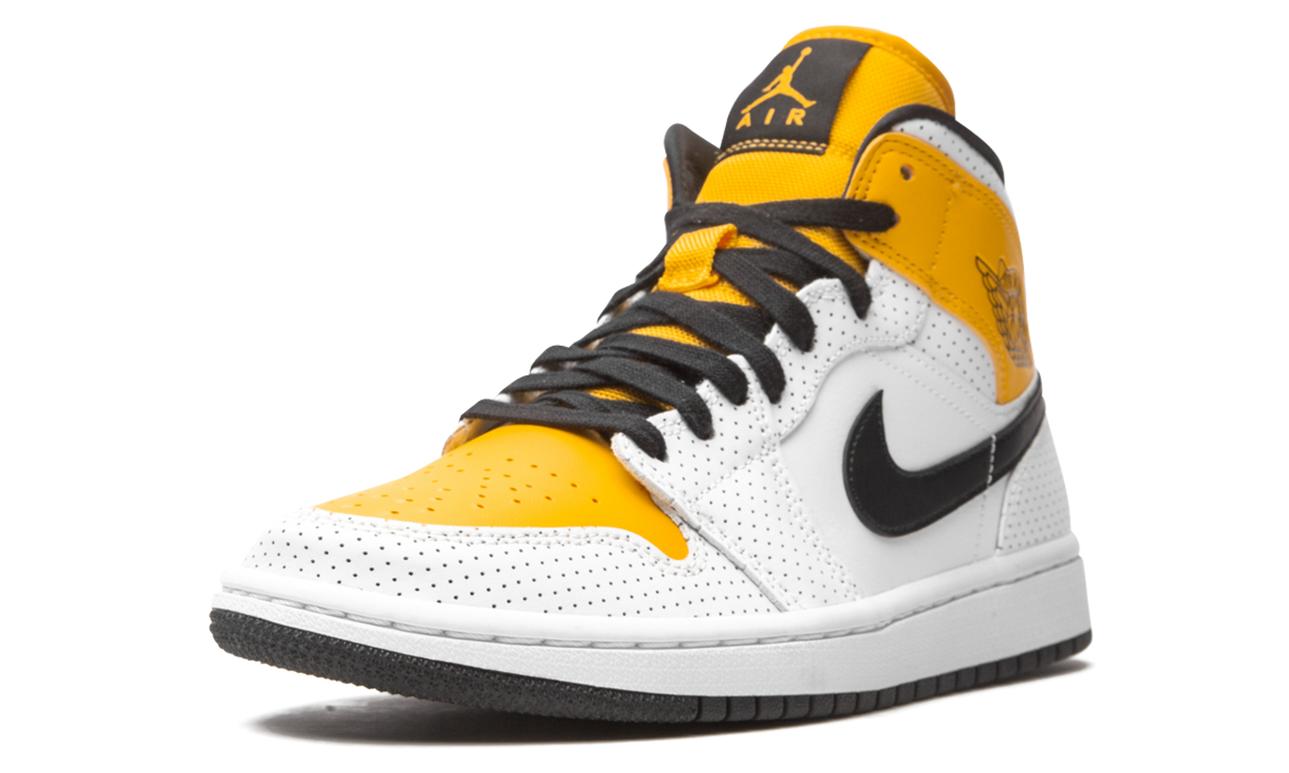AIR JORDAN 1 MID WMNS Perforated BQ6472 107