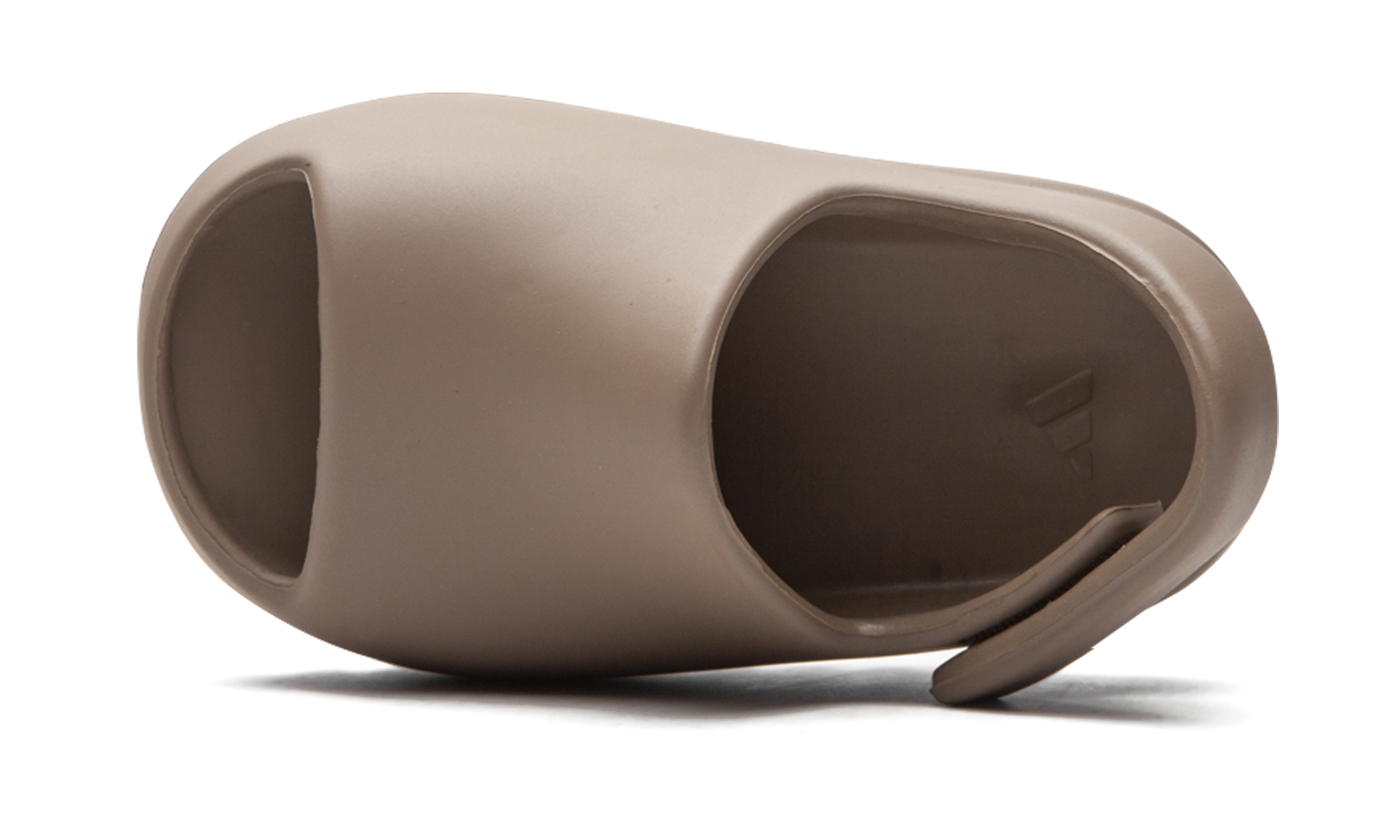 YEEZY SLIDE "EARTH BROWN" FV9913