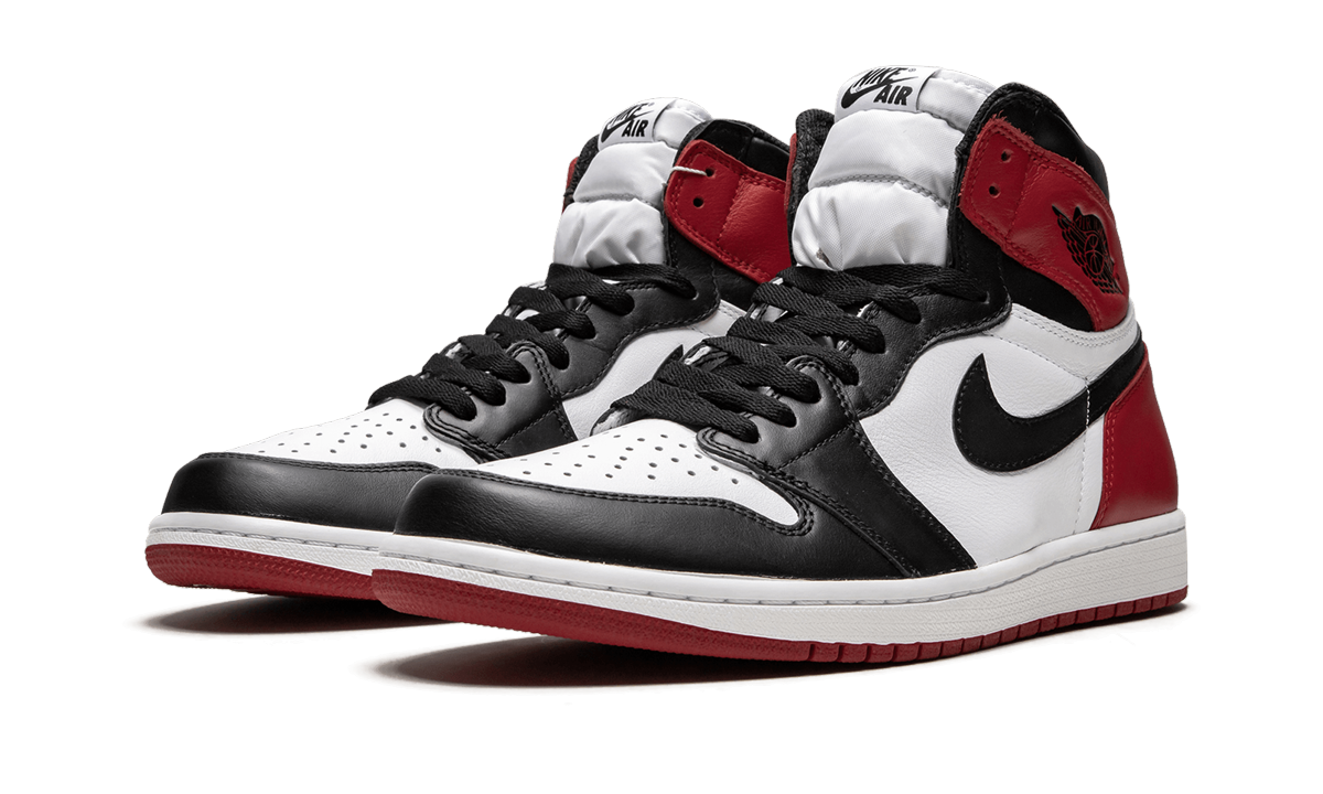 Air Jordan 1 Retro High OG Black Toe 2016 555088 125