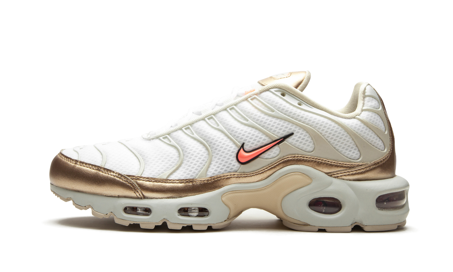 Nike AIR MAX PLUS WMNS "Metallic Rose Gold" CJ9980 100
