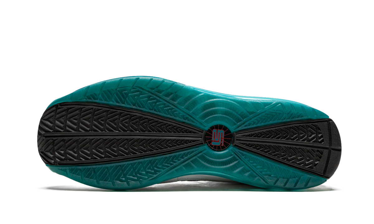 Nike Air Max Lebron 7 NFW "Red Carpet" 383578 101
