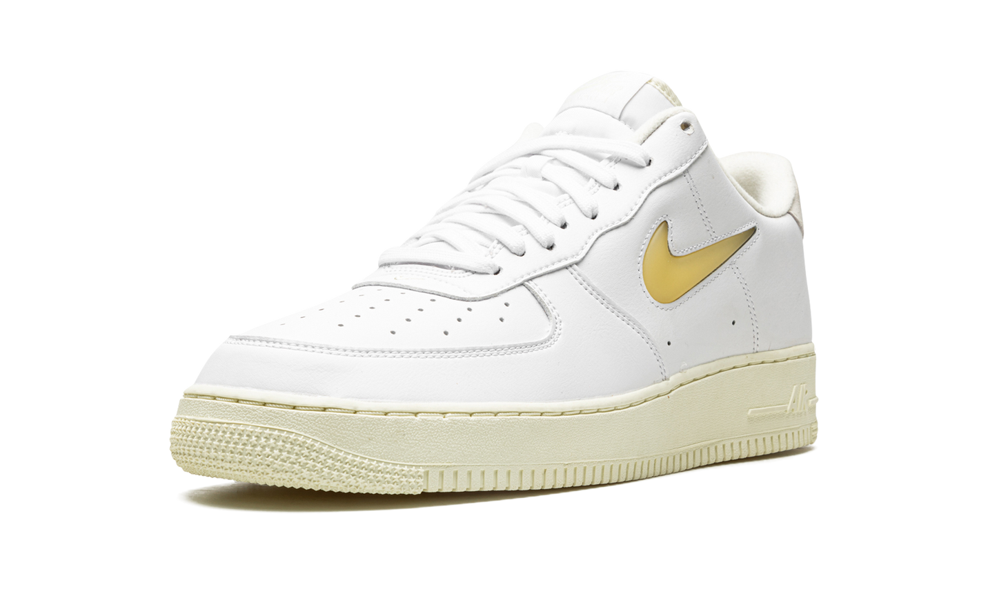 Nike Air Force 1 Low Jewel "White/Pale Vanilla" DC8894 100