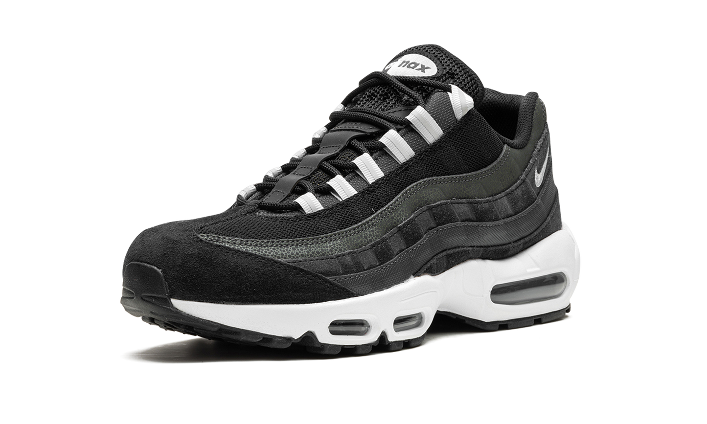 Nike Air Max 95 "Black / Pure Platinum" DM0011 009