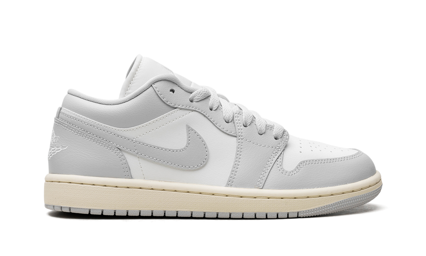 Air Jordan 1 WMNS Light Grey DC0774 103