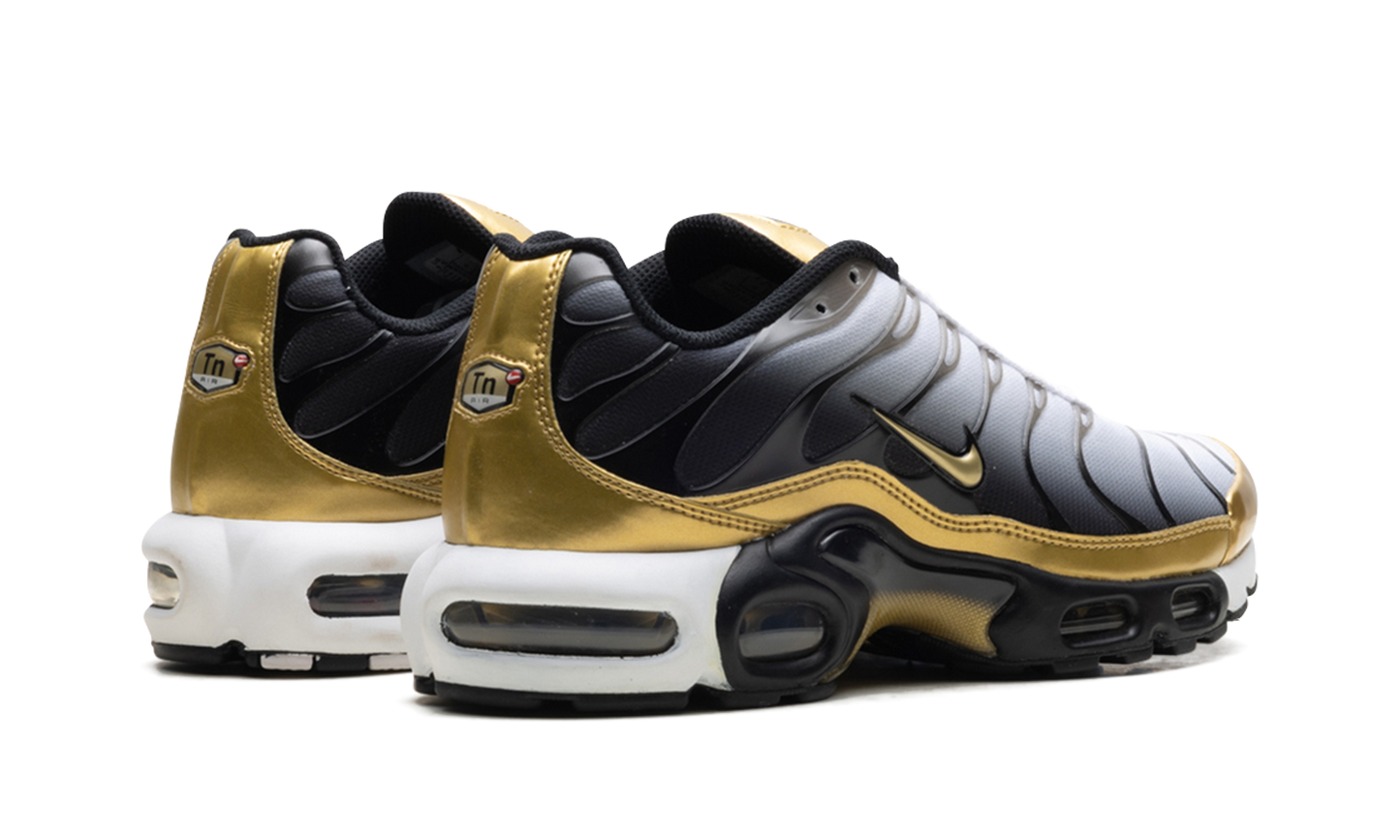 Nike Air Max Plus "Footlocker - 50th Anniversary" HM0352 100