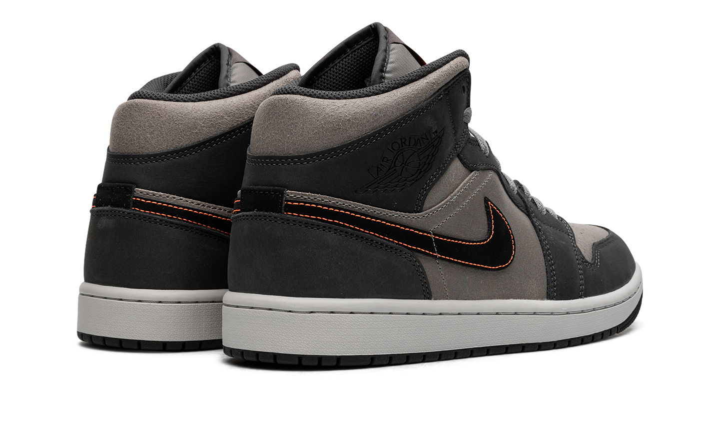 Air Jordan 1 Mid SE Night Stadium FQ8338 017