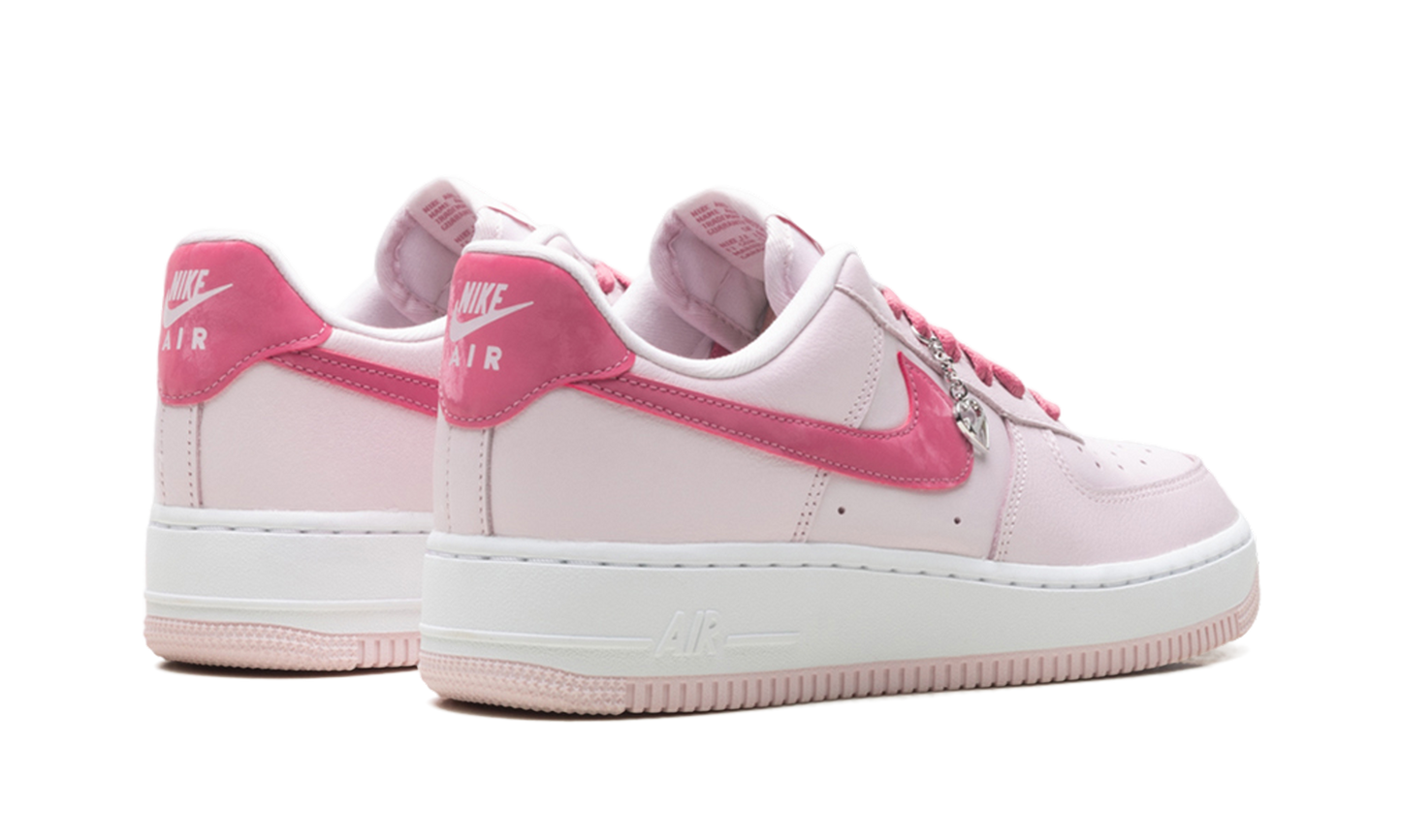 Nike Air Force 1 Low WMNS Valentine's Day (2026) IO8755 600
