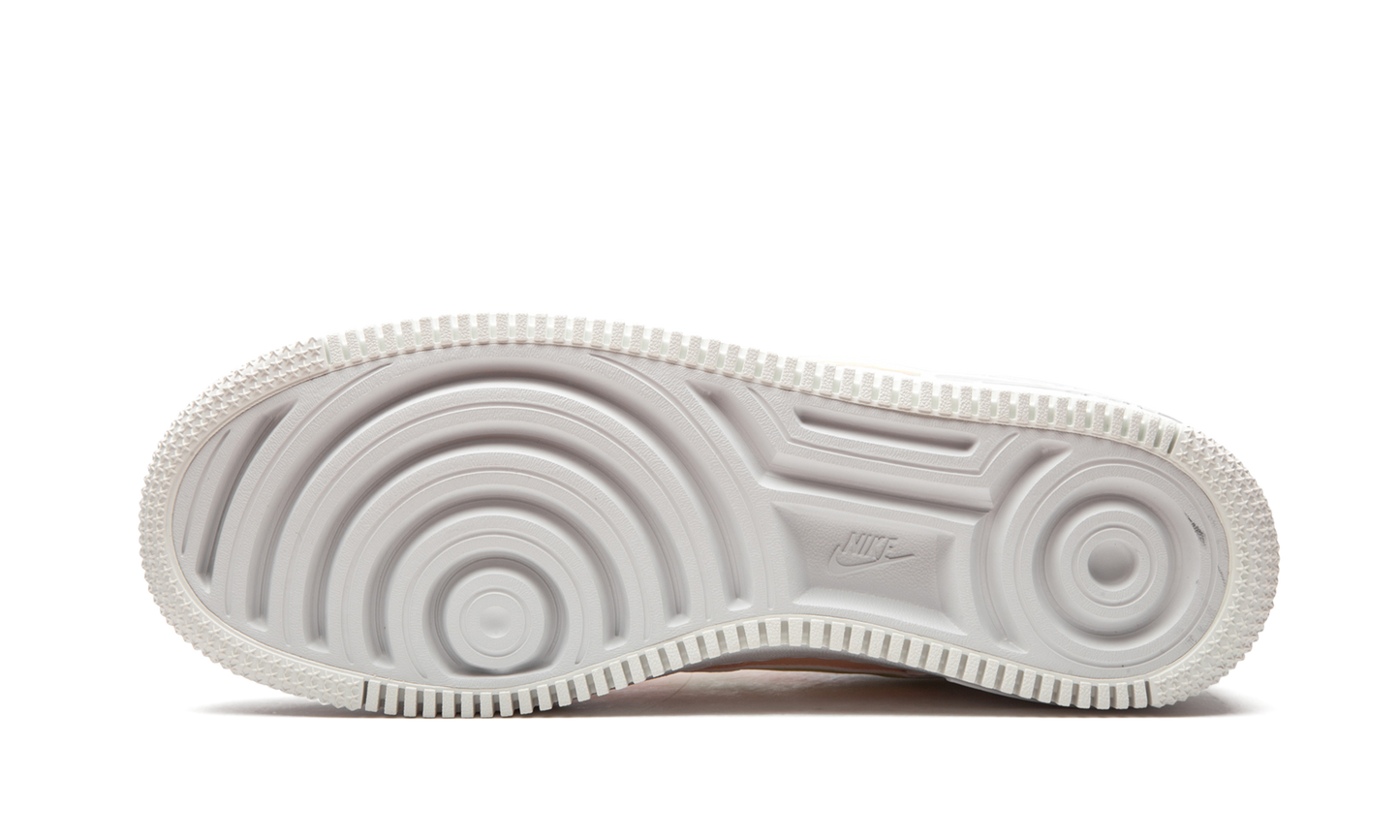 Nike AIR FORCE 1 SHADO MNS WMNS White / Barely Volt / Crimson Tint