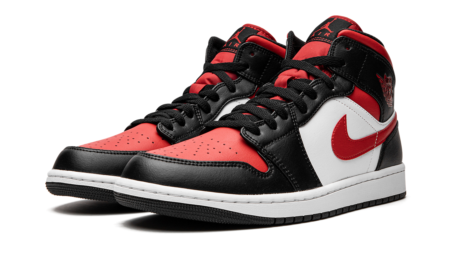 Air Jordan 1 Mid Bred Toe 554724 079