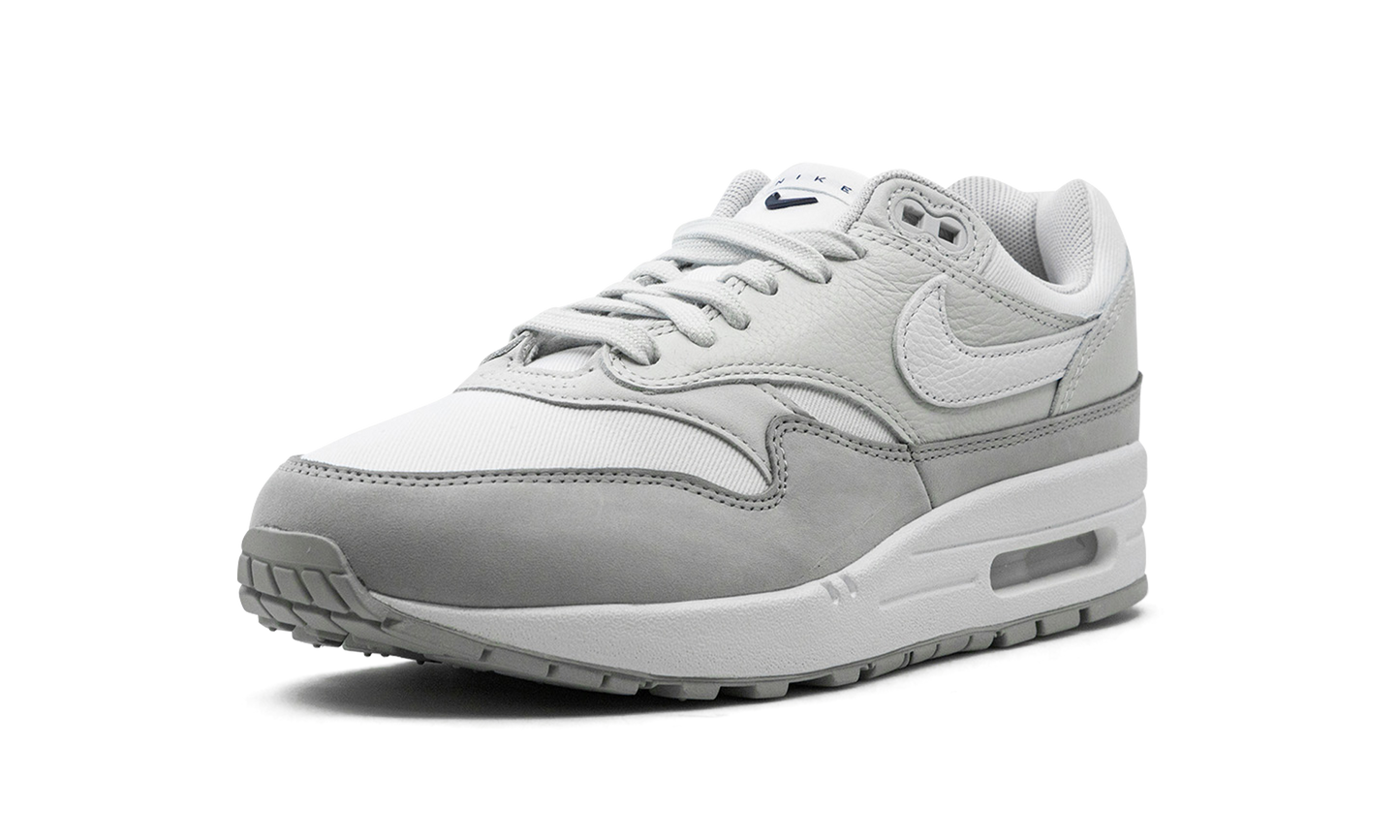 Nike AIR MAX 1 '87 LX WMNS "Light Smoke Grey" FN0564 001