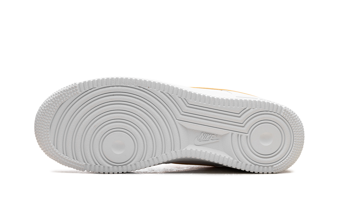 Nike Air Force 1 Low WMNS White Melon Tint