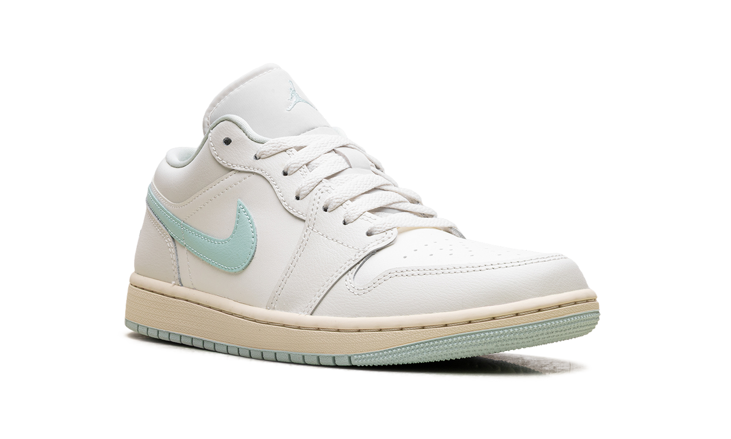 Jordan 1 Low WMNS Sail Igloo DC0774 134
