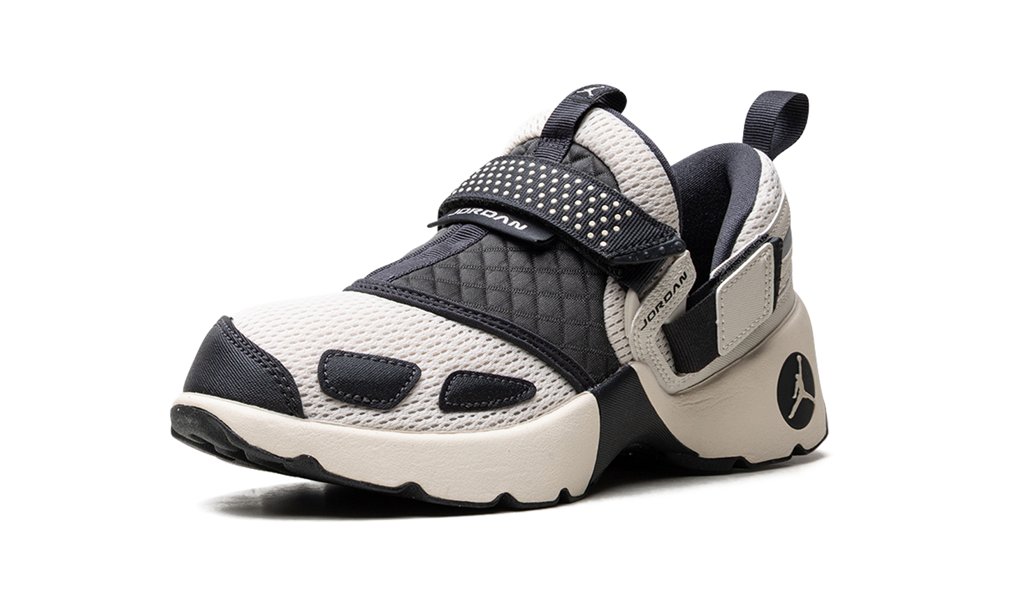 Jordan Trunner LX WMNS Light Orewood Brown HQ2164 102