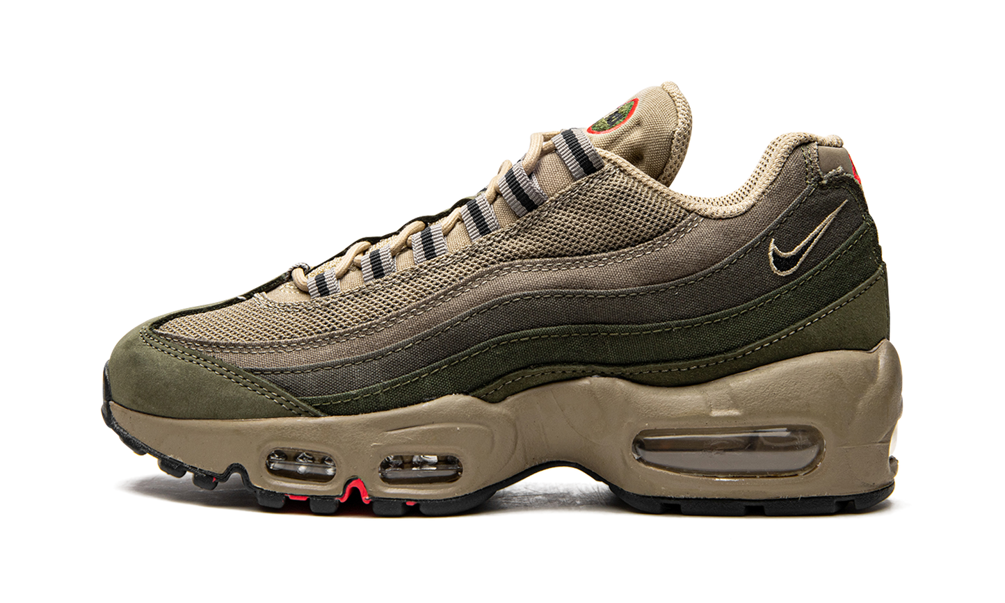 Nike Air Max 95 SE "Rough Green" DQ8570 200