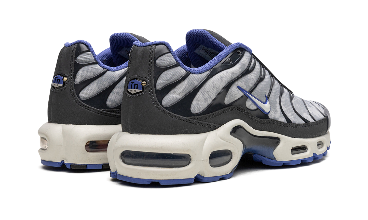 Nike Air Max Plus SE "Social F.C." DQ3981 001