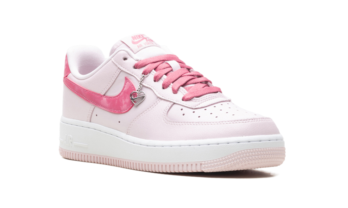 Nike Air Force 1 Low WMNS Valentine's Day (2026) IO8755 600