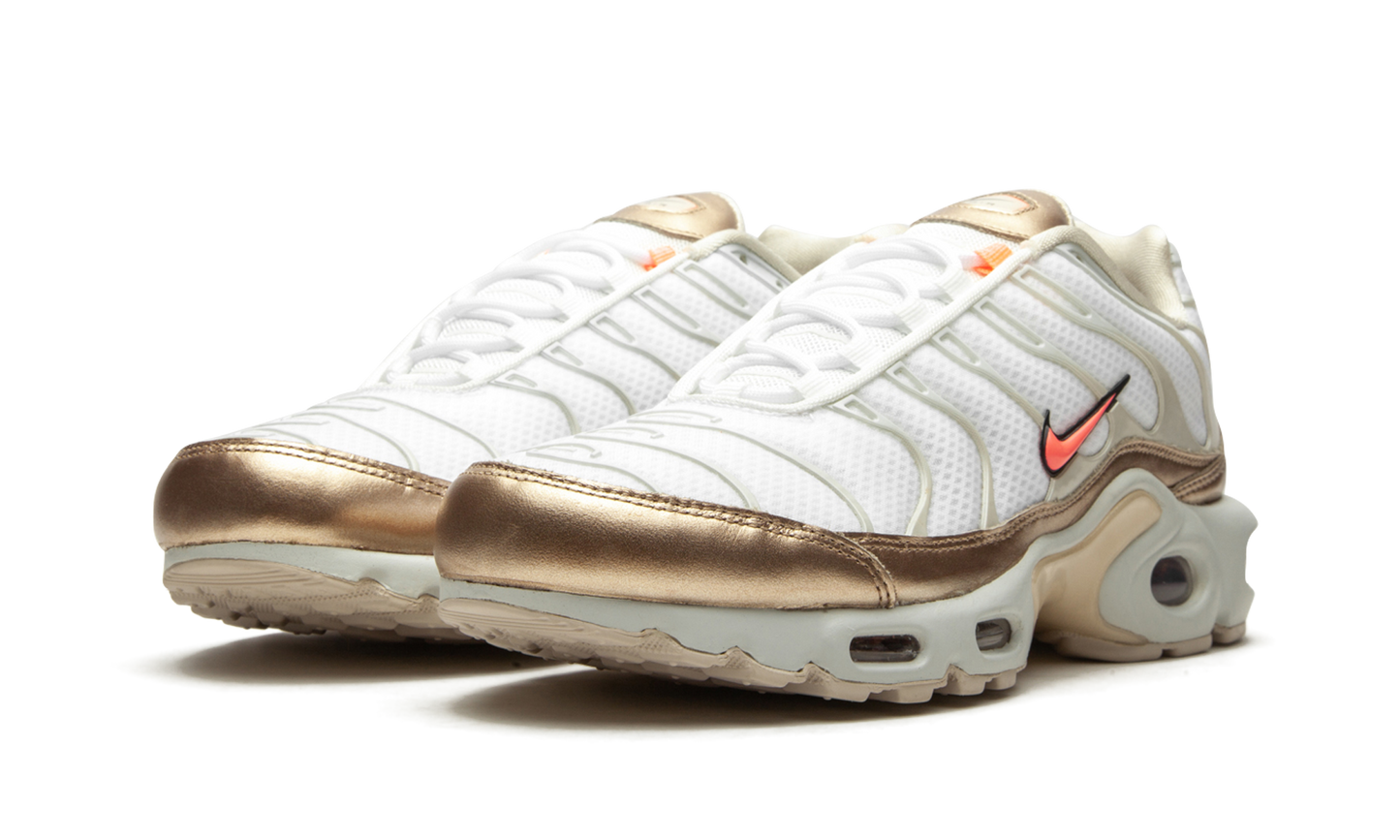 Nike AIR MAX PLUS WMNS "Metallic Rose Gold" CJ9980 100