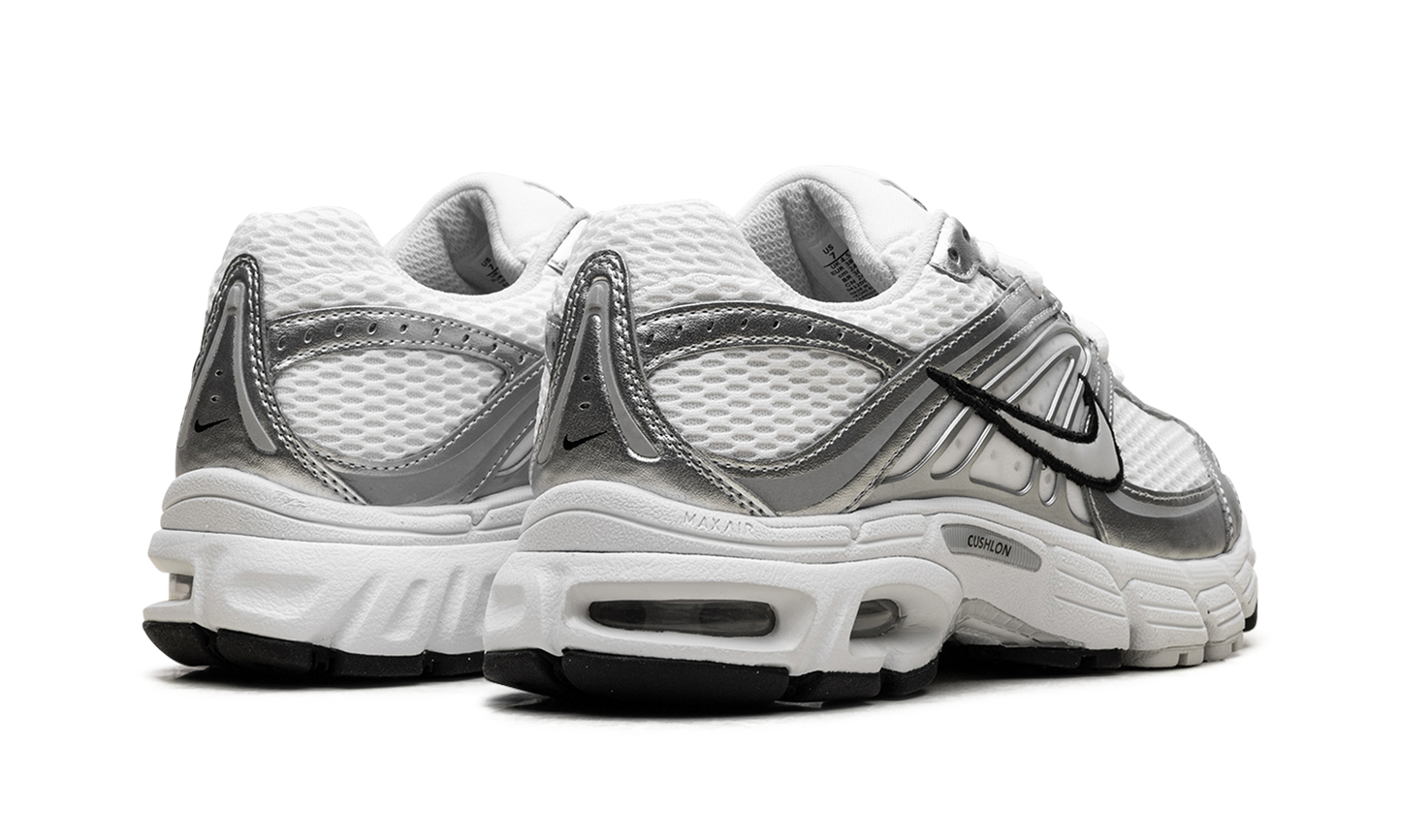 Nike Air Max Moto 2K WMNS "White / Metallic Silver" HQ2056 103