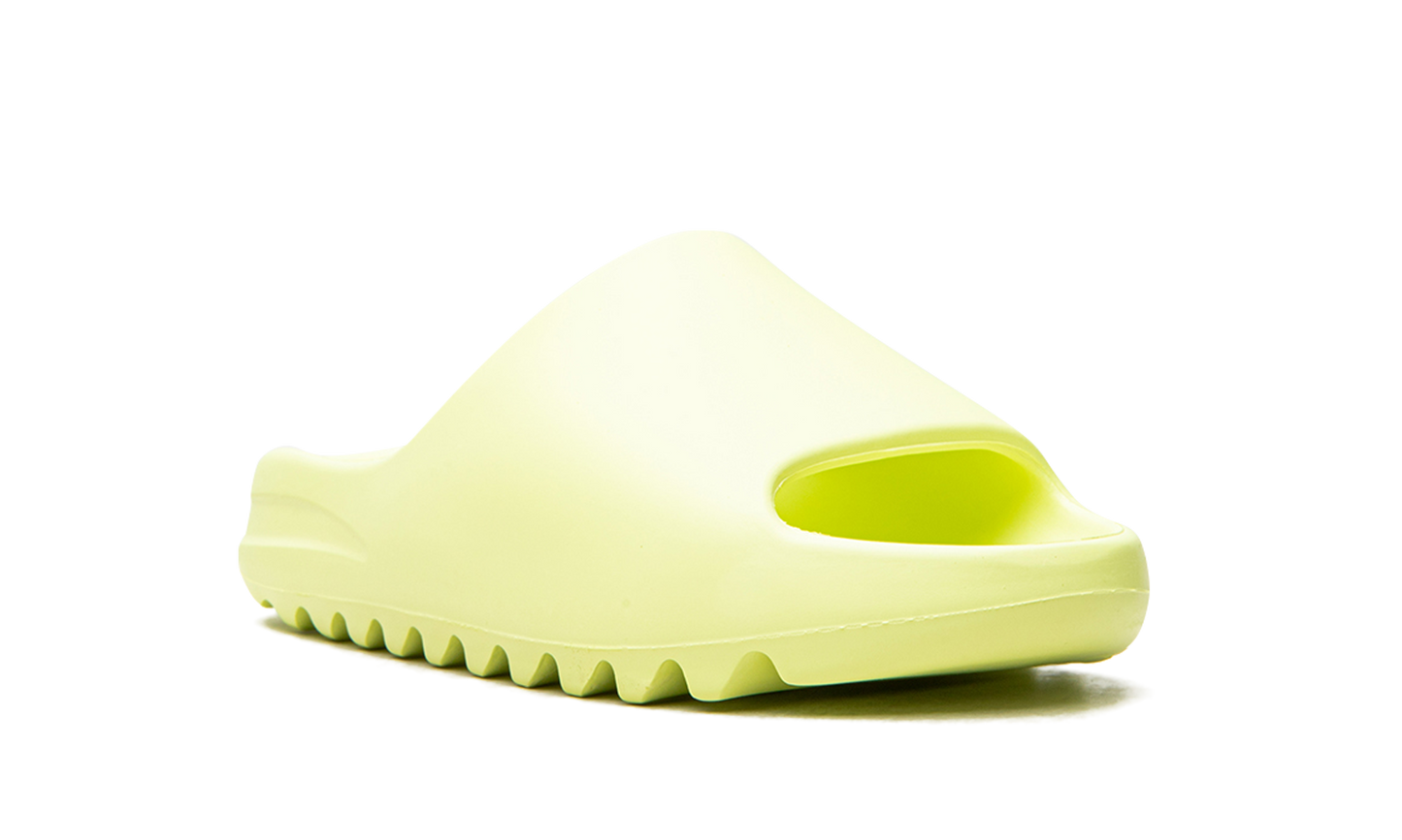 Yeezy Slide "Glow" GX6138