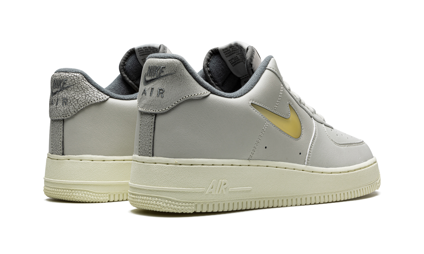 Nike Air Force 1 '07 LX DC8894 001