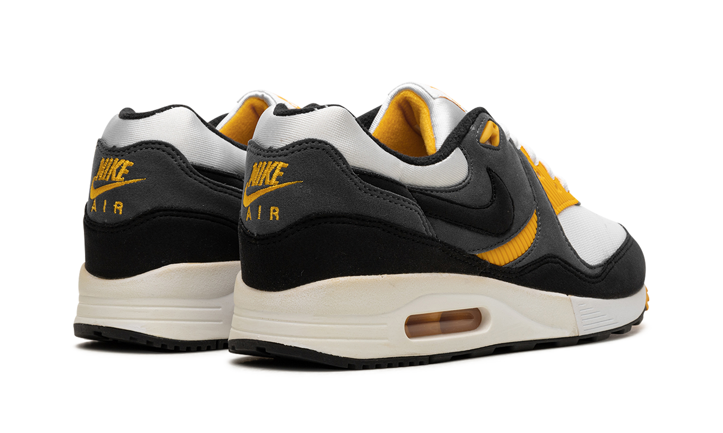 Nike Air Max Light AO8285 102