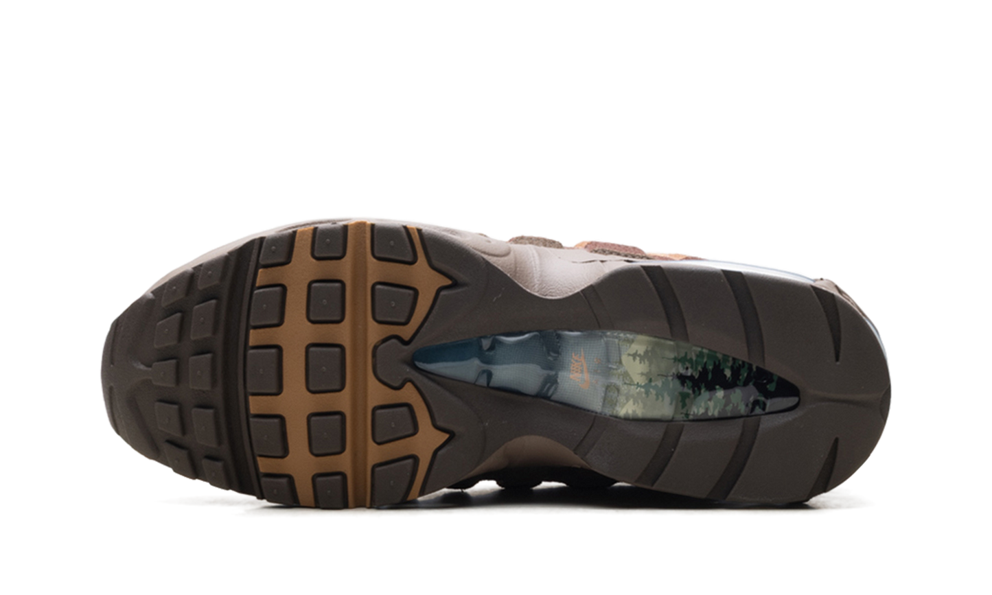 Nike Air Max 95 "Big Bubble Ducks of a Feather Oregon Ducks Lumber Yard" IQ3988 001