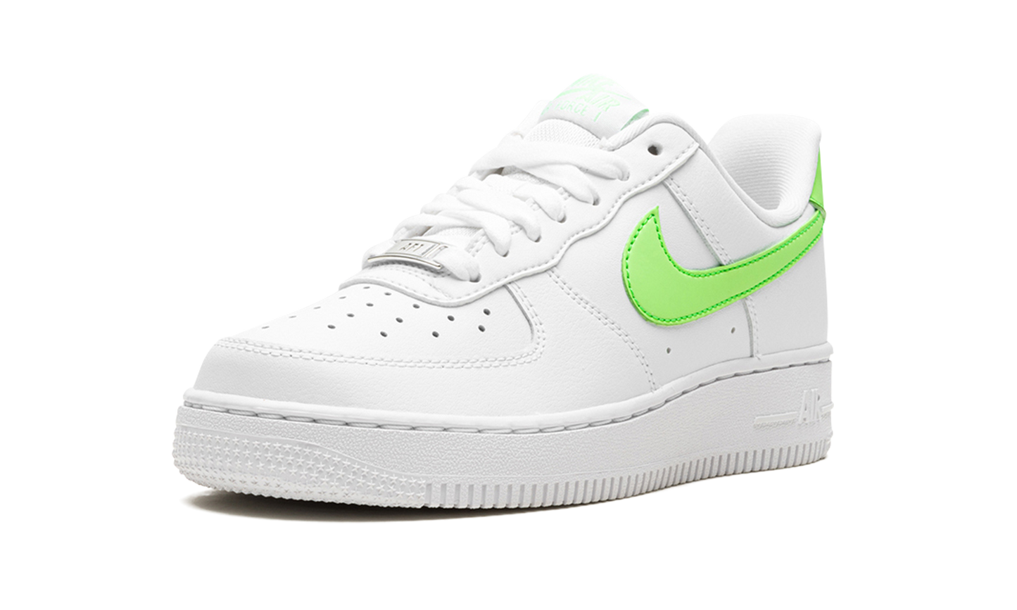 Nike AIR FORCE 1 '07 WMNS LIME GREEN DD8959 114