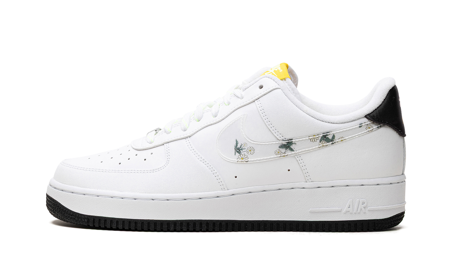 Nike Air Force 1 "Daisy" CW5571 100