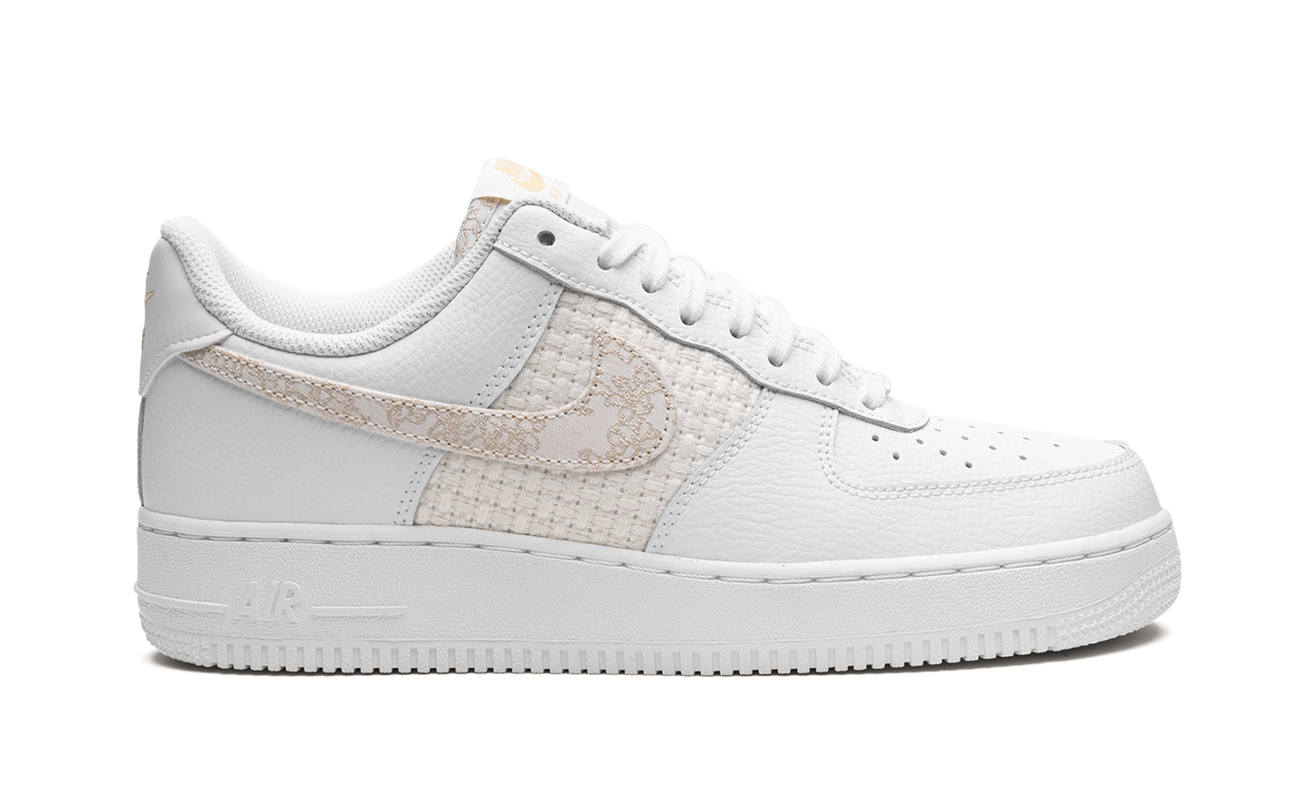 Nike AIR FORCE 1 '07 SE MNS WMNS Flower Swoosh DO9458 100