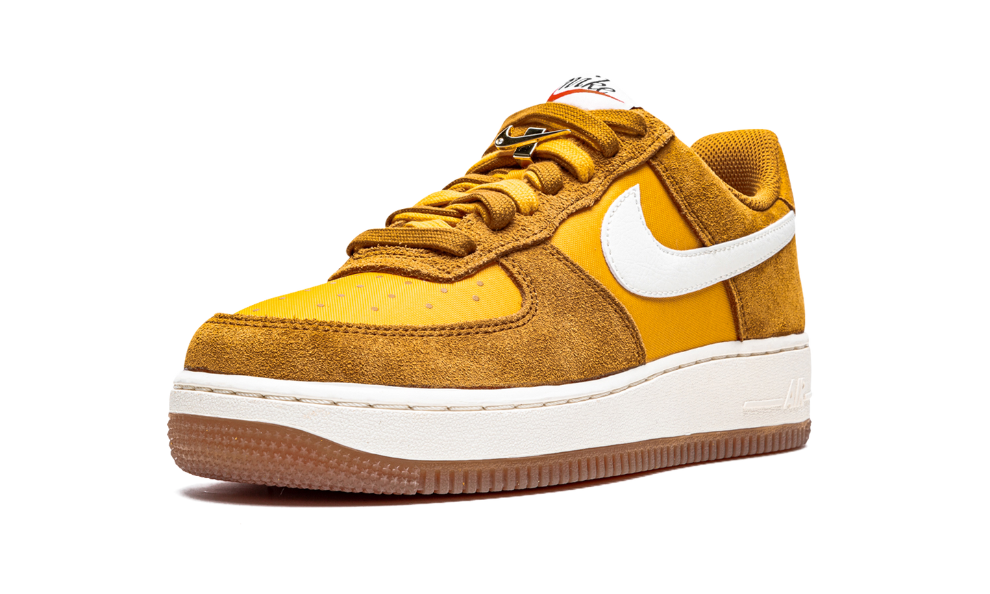 Nike AIR FORCE 1 '07 SE MNS WMNS First Use DA8302 700