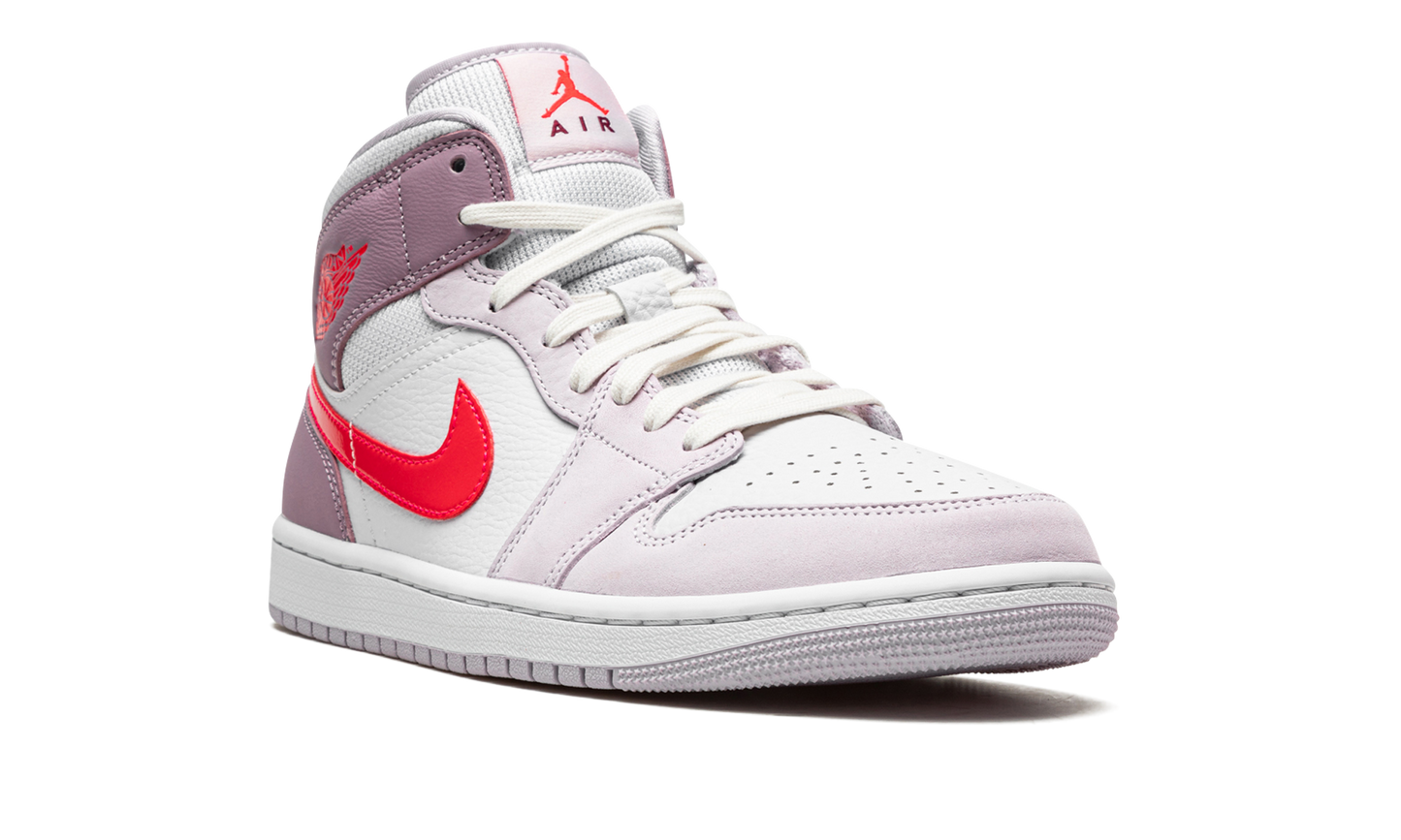 AIR JORDAN 1 MID WMNS Valentine’s Day 2022 DR0174 500