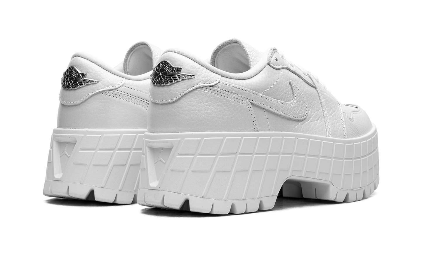 Jordan 1 Brooklyn Low WMNS White Metallic Silver HF3184 100