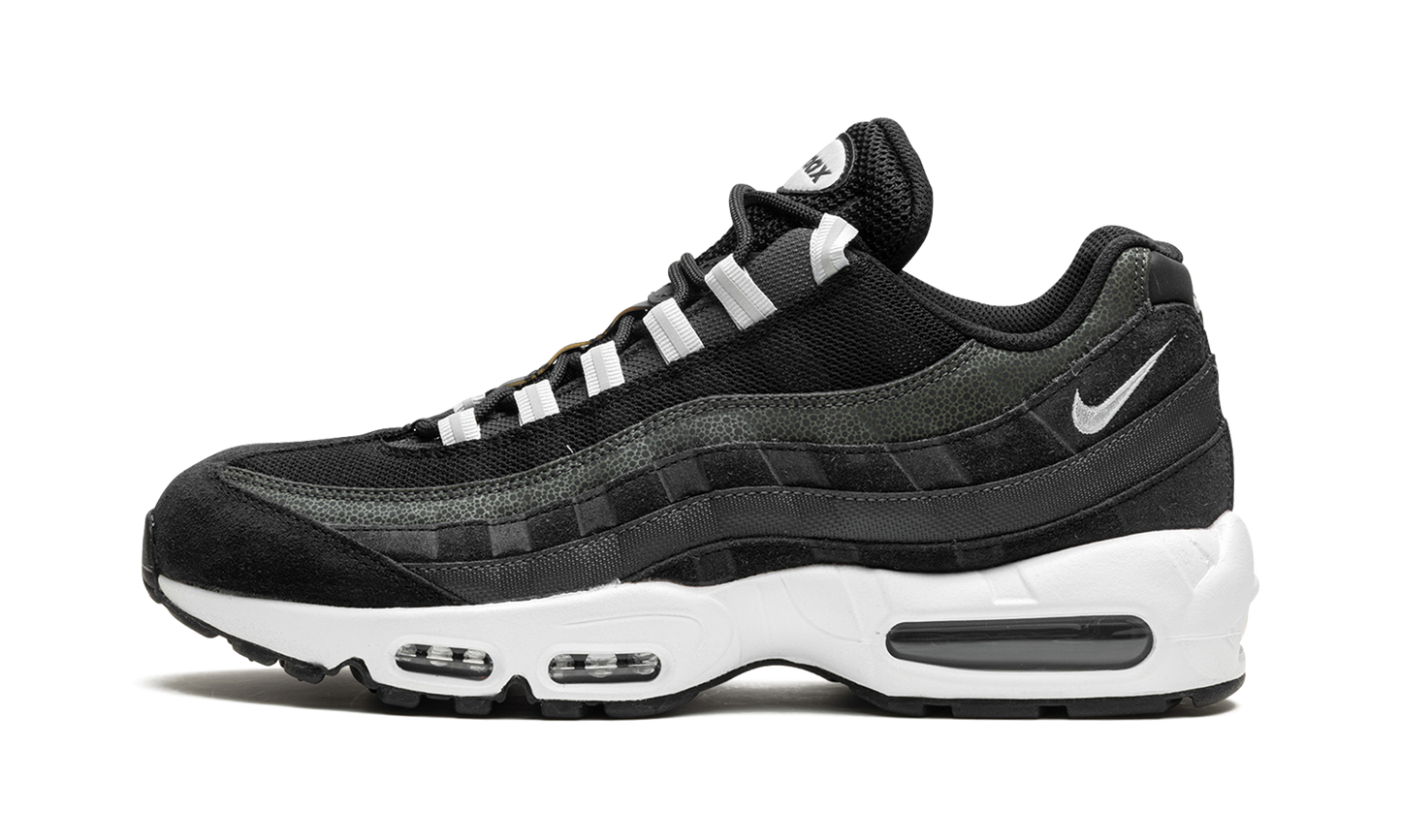 Nike Air Max 95 "Black / Pure Platinum" DM0011 009