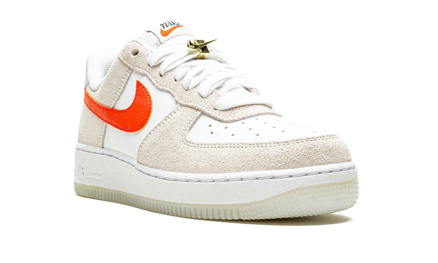 Nike AIR FORCE 1 '07 SE MNS WMNS First Use DA8302 101
