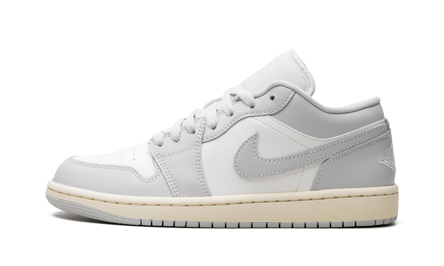 Air Jordan 1 WMNS Light Grey DC0774 103