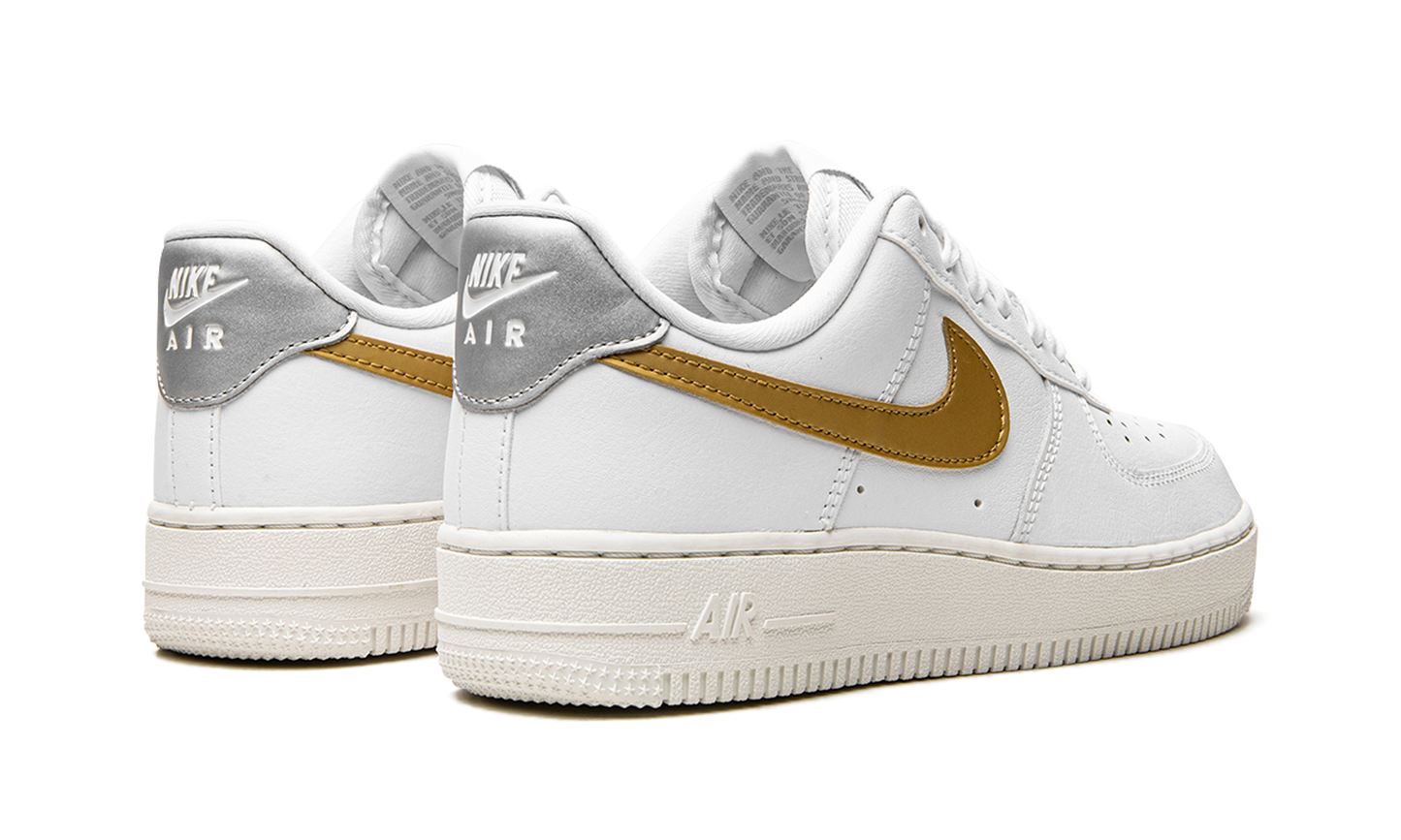 Nike AIR FORCE 1 MNS WMNS White / Gold / Silver DD8959 106