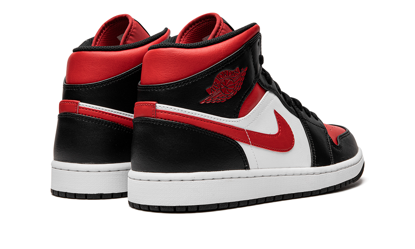 Air Jordan 1 Mid Bred Toe 554724 079