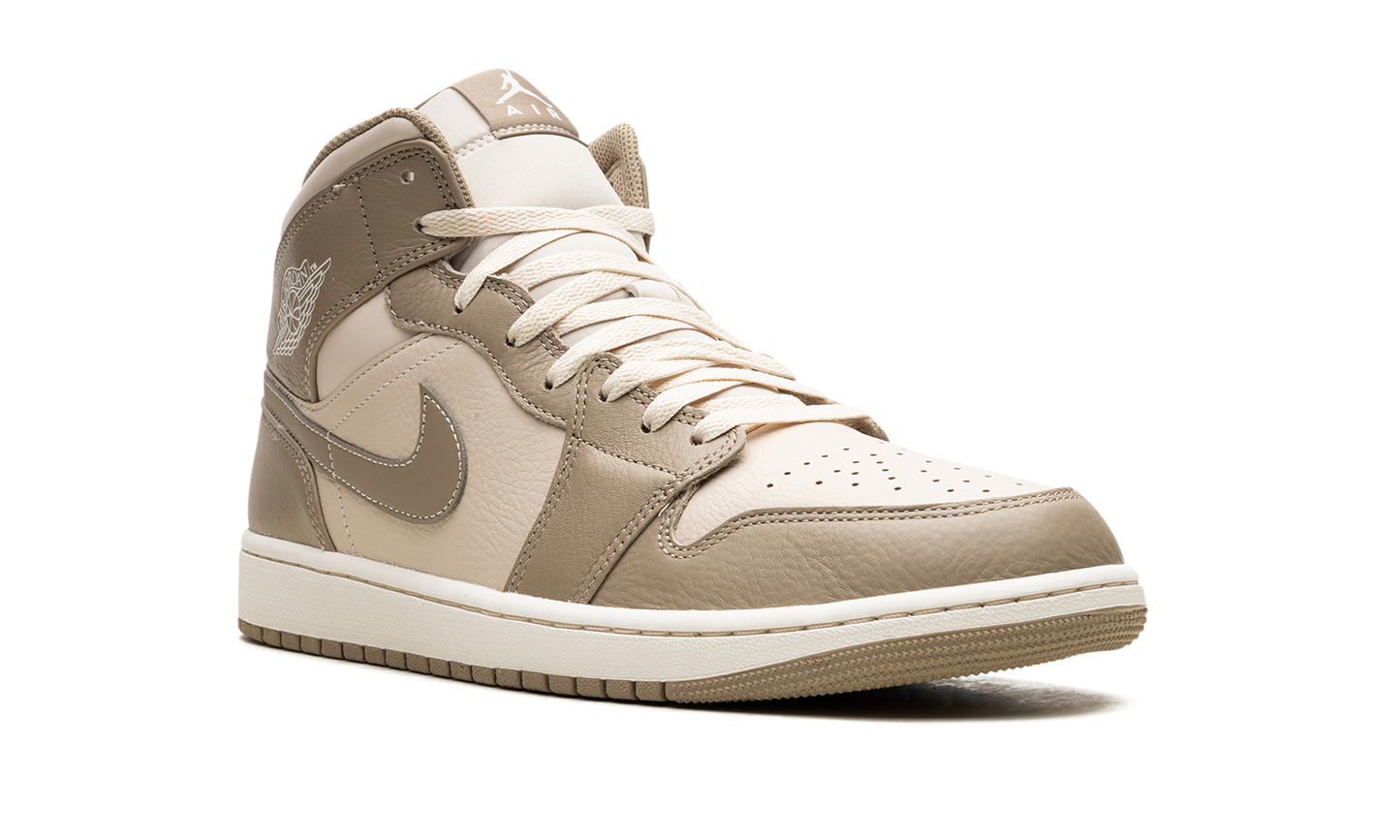 Air Jordan 1 Mid LEGEND LIGHT BROWN HF4830 203