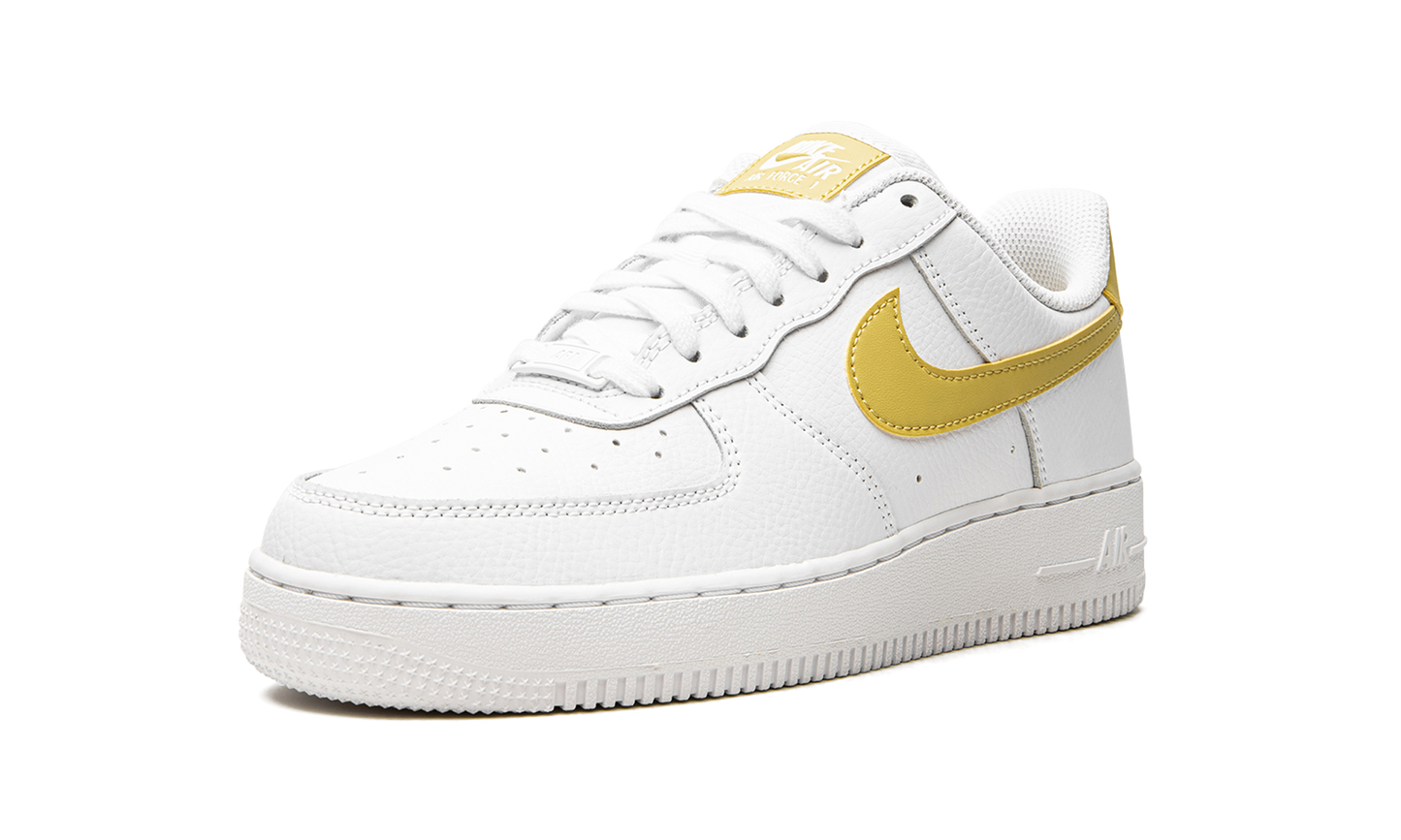 Nike AIR FORCE 1 LO MNS WMNS White / Saturn Gold 315115 170