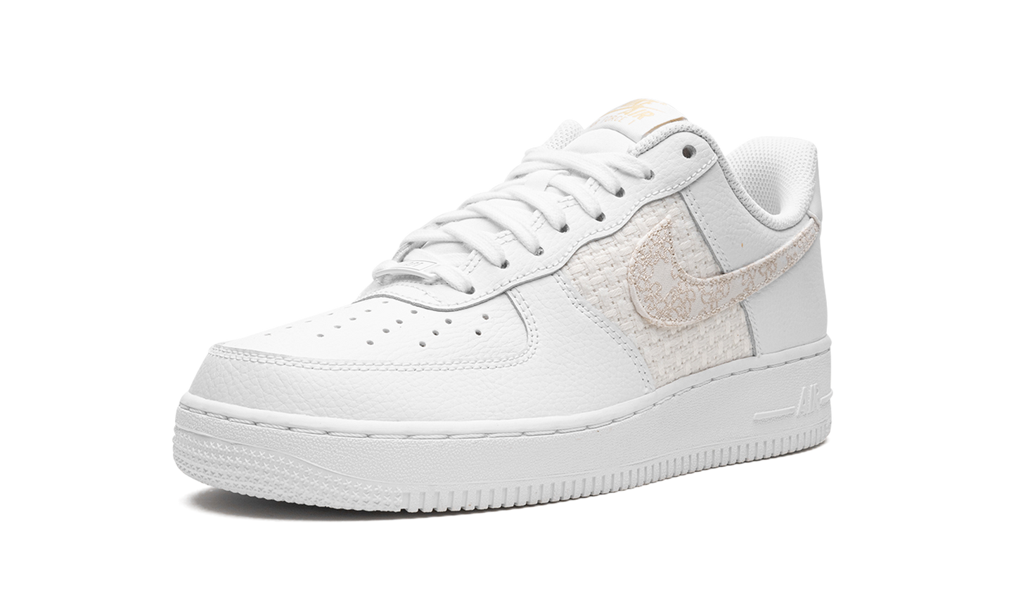 Nike AIR FORCE 1 '07 SE MNS WMNS Flower Swoosh DO9458 100