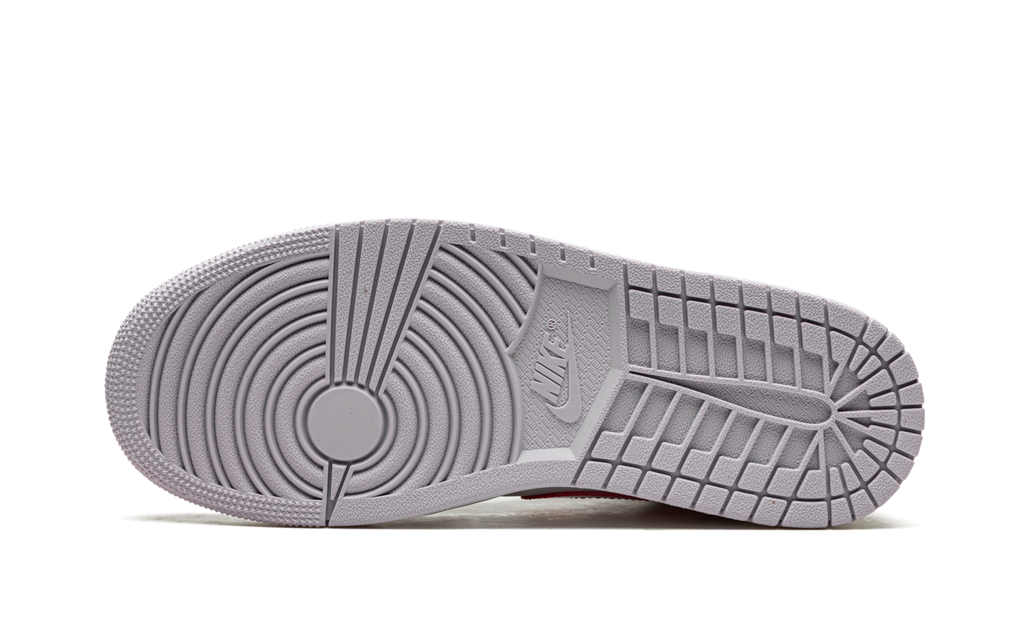 AIR JORDAN 1 MID WMNS Valentine’s Day 2022 DR0174 500