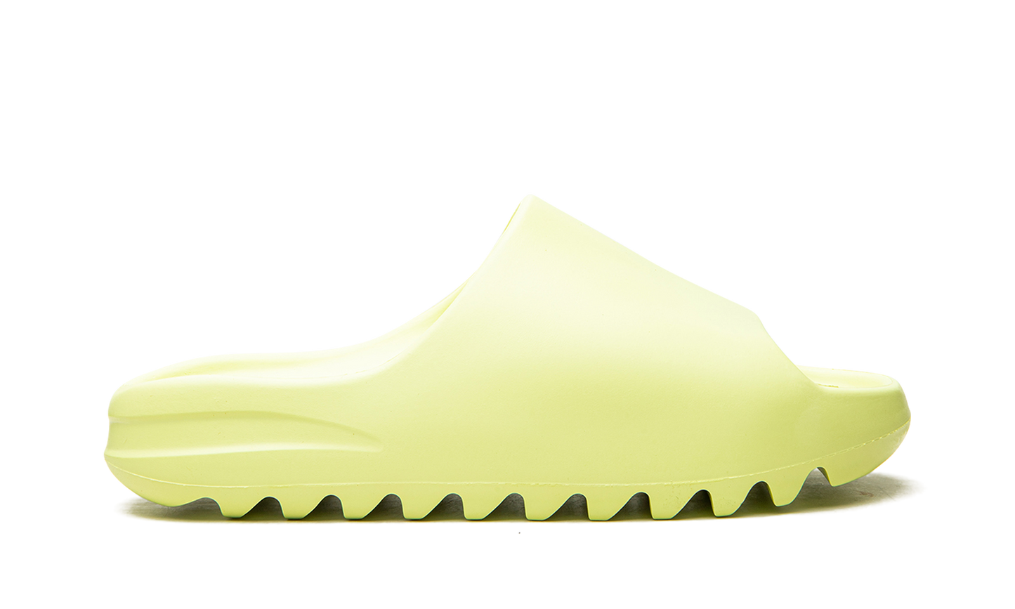 Yeezy Slide "Glow" GX6138