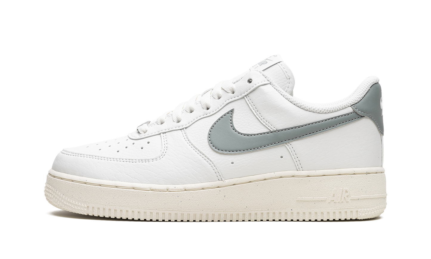 Nike AIR FORCE 1 '07 NEXT NATURE MNS WMNS Mica Green DN1430 107