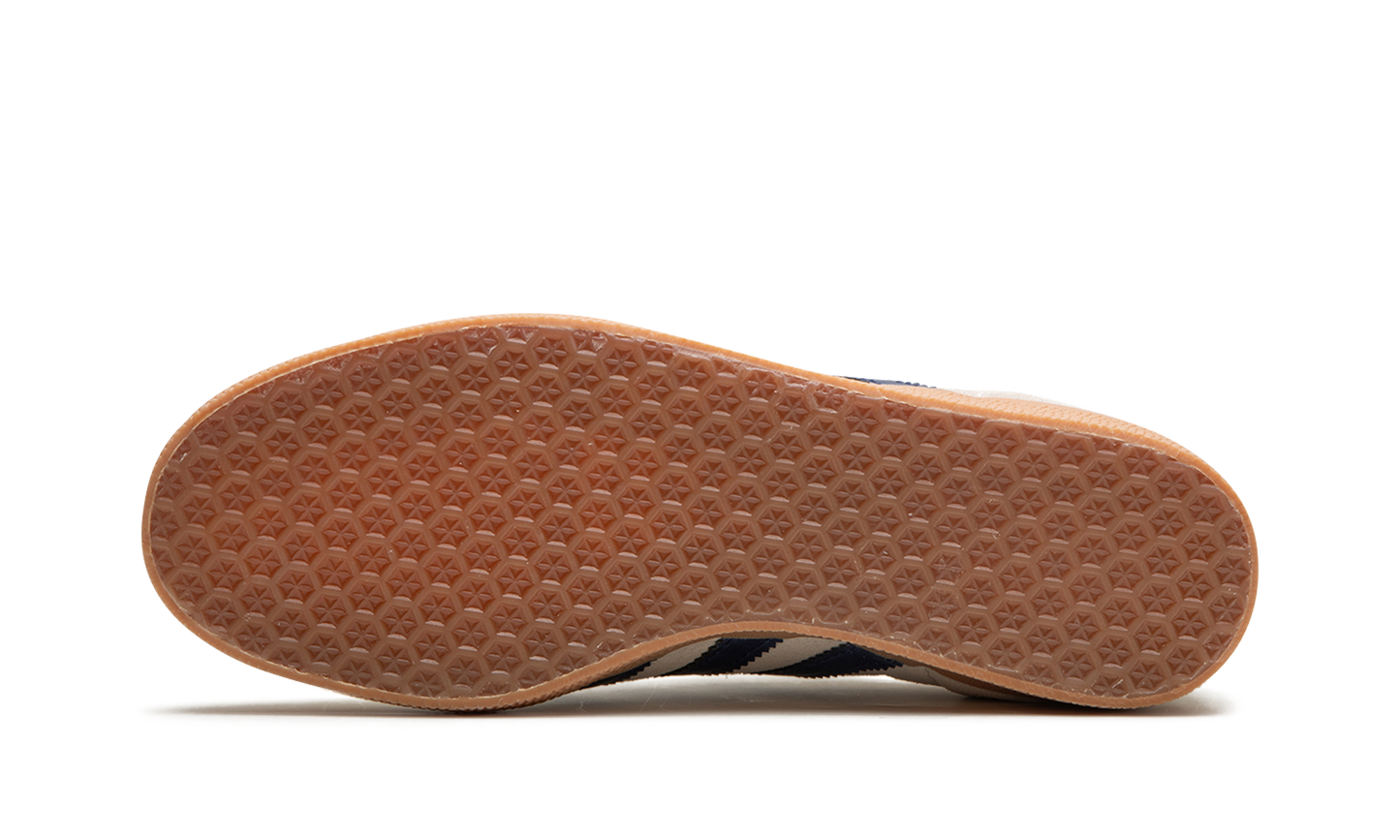 Adidas Gazelle "Off White / Dark Blue / Gum" IE0546