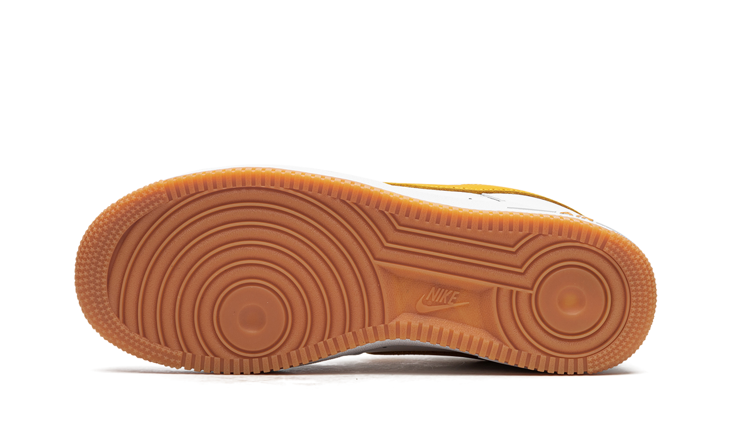 Nike Air Force 1 Low "Waterproof - University Gold" FD7039 100