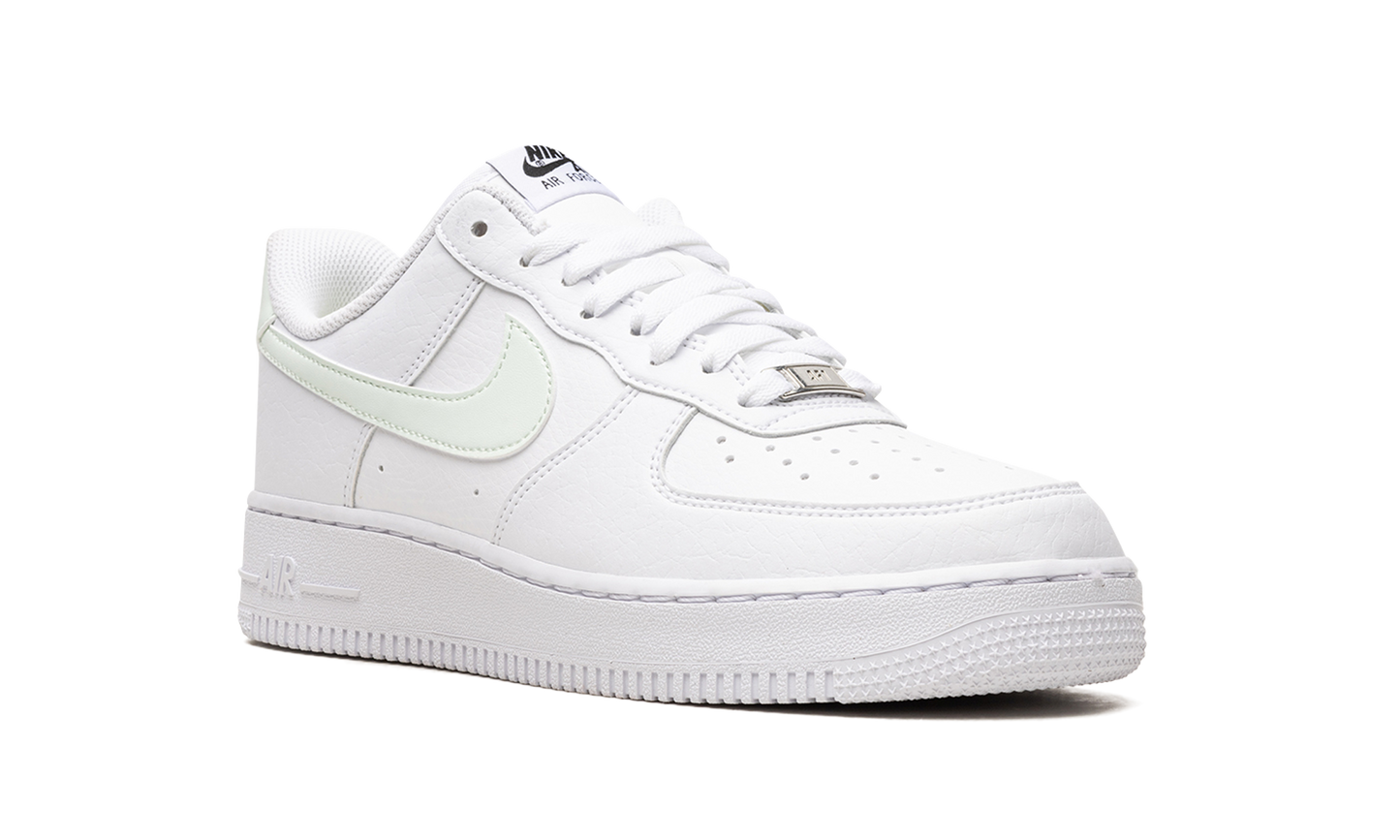 Nike AIR FORCE 1 '07 NEXT NATURE WMNS Barely Green DN1430 103
